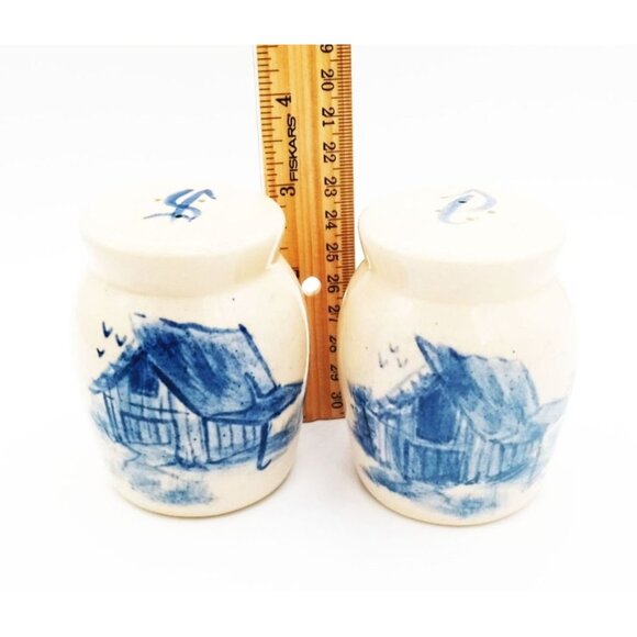 Salt & Pepper Shakers Pottery Stoneware Country Style Barn Scene Vintage 80s 3" - Picture 2 of 12